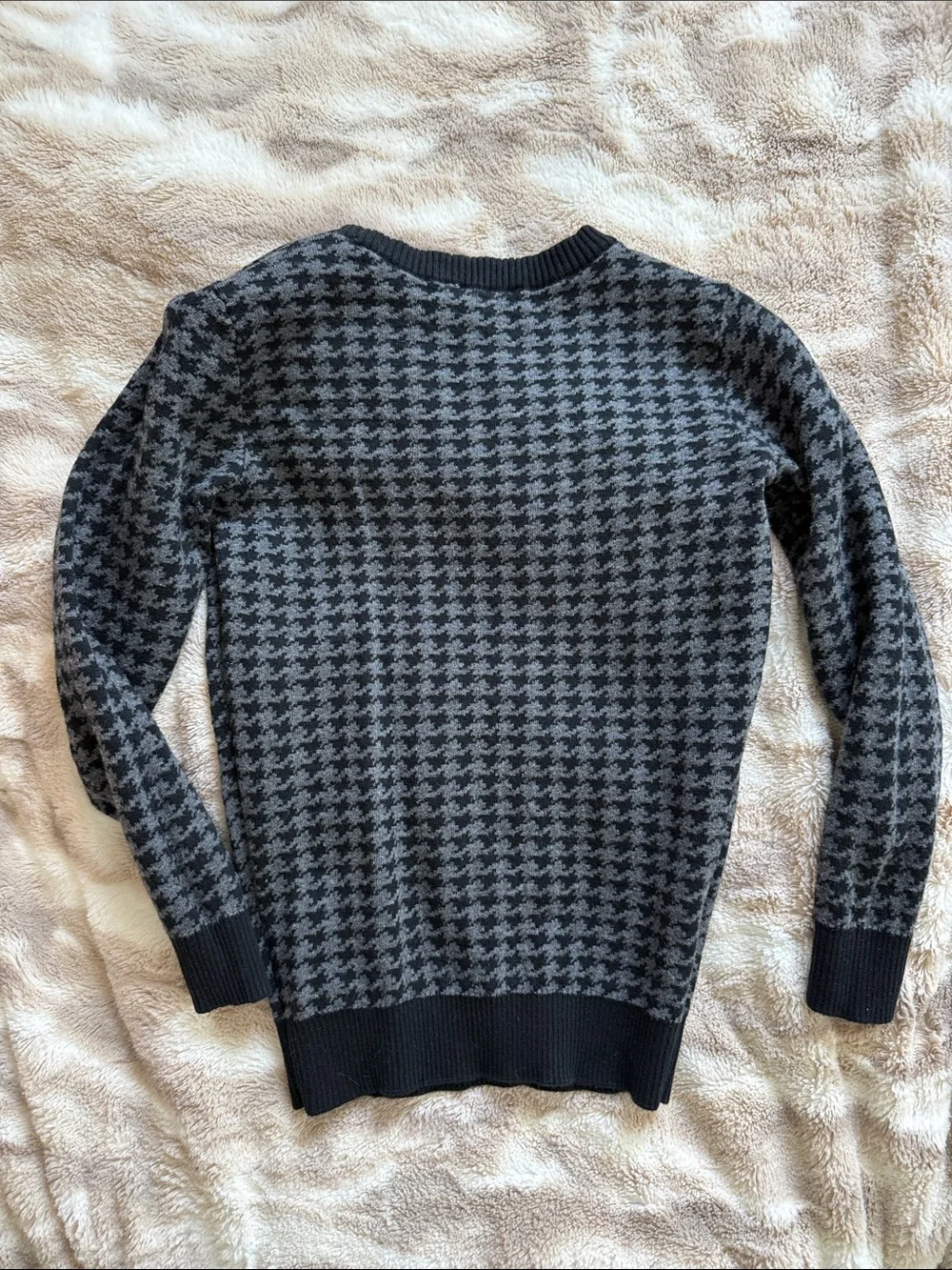 Hope & Henry Boys Black and Gray Houndstooth Crewneck Sweater